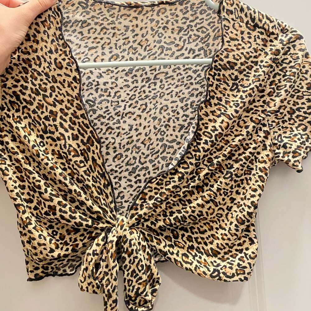 Front tie leopard print top